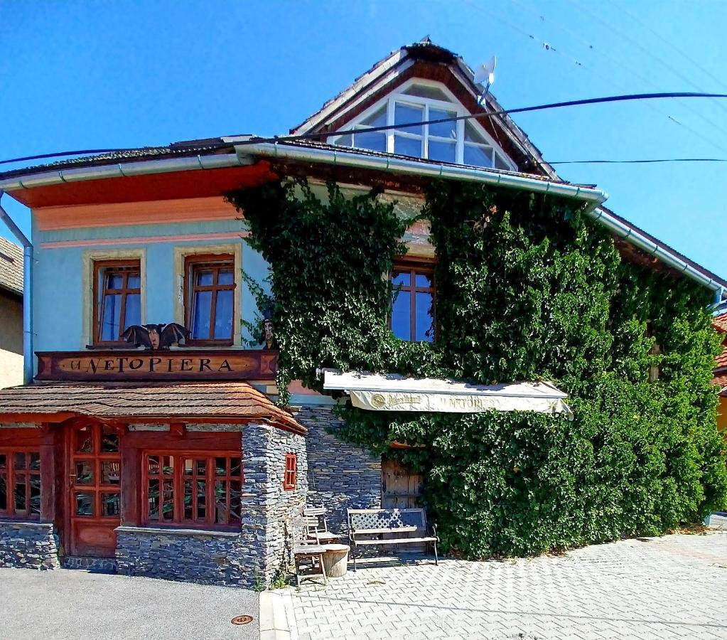 Artist Apartment Banska Bystrica Bagian luar foto